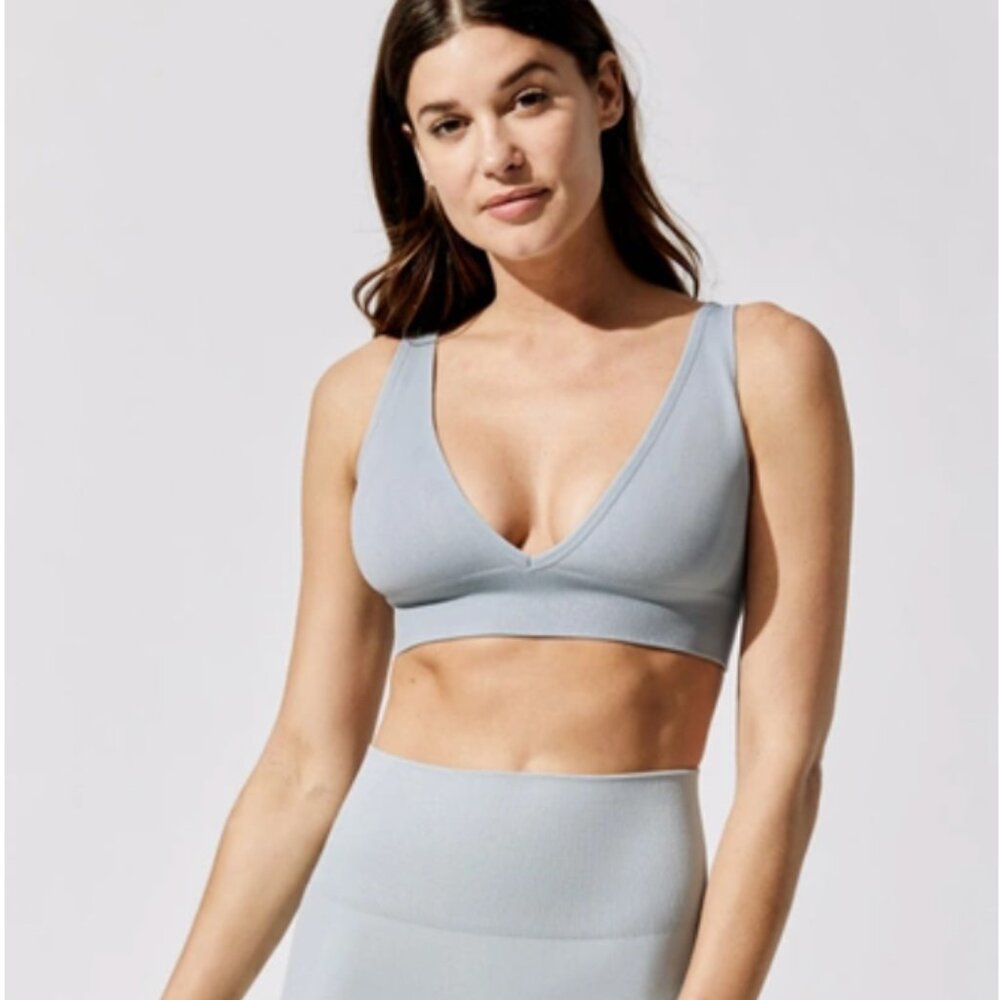 WeWoreWhat Seamless V Bra - Pearl Blue - S